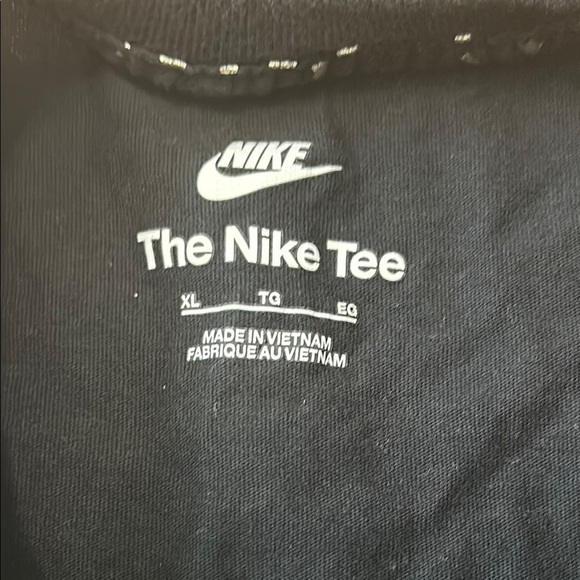 Kids XL Nike Black T-Shirt with White stars W/ Embroidered swoosh - Picture 4 of 5